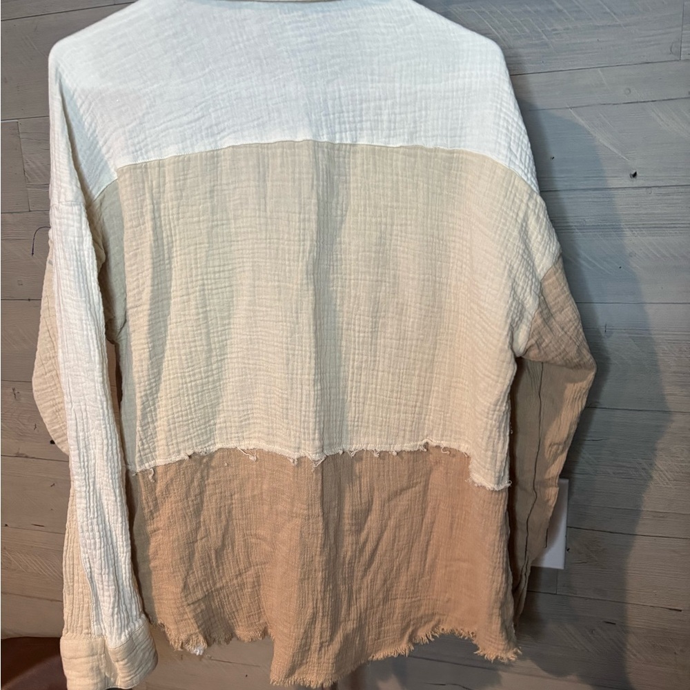 Cream and Tan Button-Up Shirt - Picture 4 of 5